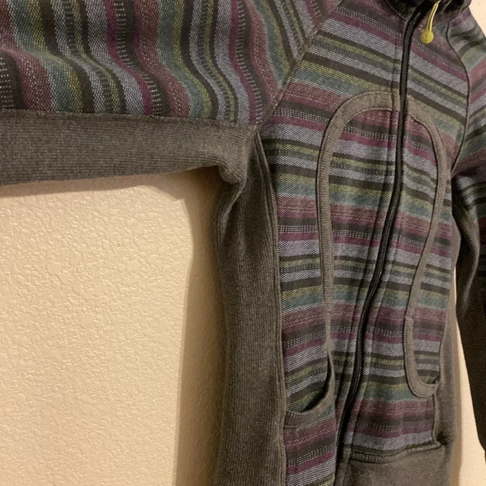 LULULEMON Women’s Full Zip Striped Hoodie Size 6
